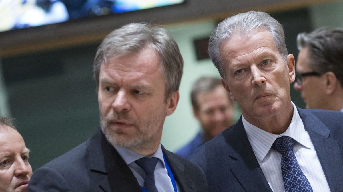 Je spojován se sadomasochistickým blogem. Rakouský velvyslanec při EU skončil